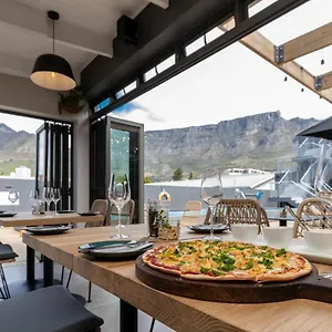 Kloof Street - Lion Roars & Hotel Città del Capo